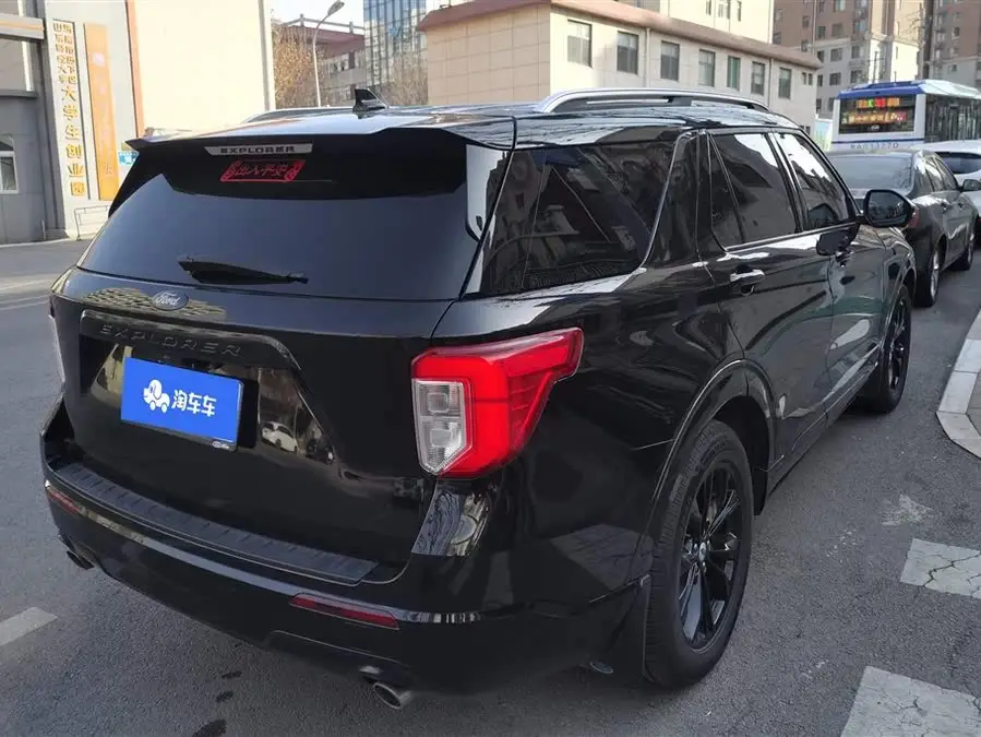 مستكشف 2020 إيكوبوست 285 فئة تيتانيوم 4WD 6 مقاعد