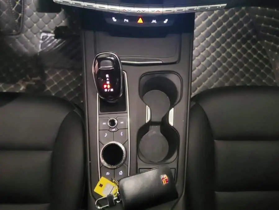 Cadillac XT4 2022 28T FWD Luxury