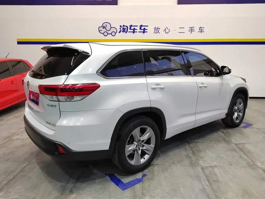 2021 تويوتا هايلاندر 2.0T دفع رباعي فئة بريميوم 7 مقاعد