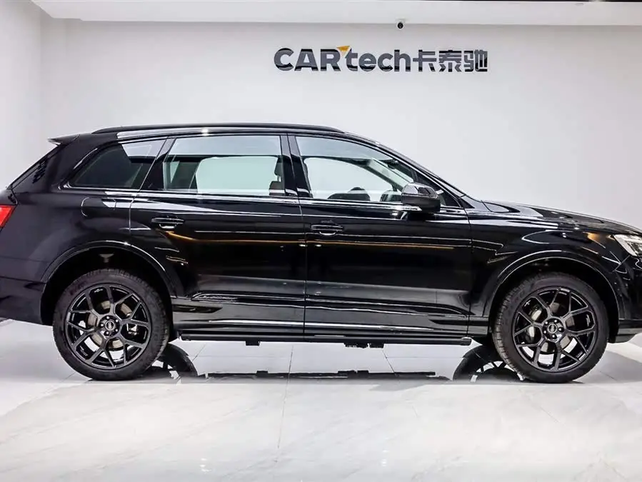 Audi Q7 2025 45 TFSI quattro S line Black Warrior