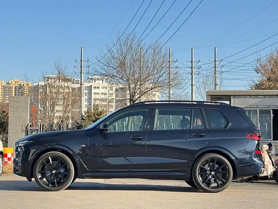 بي إم دبليو X7 2023 xDrive40i حزمة M الرياضية التنفيذية