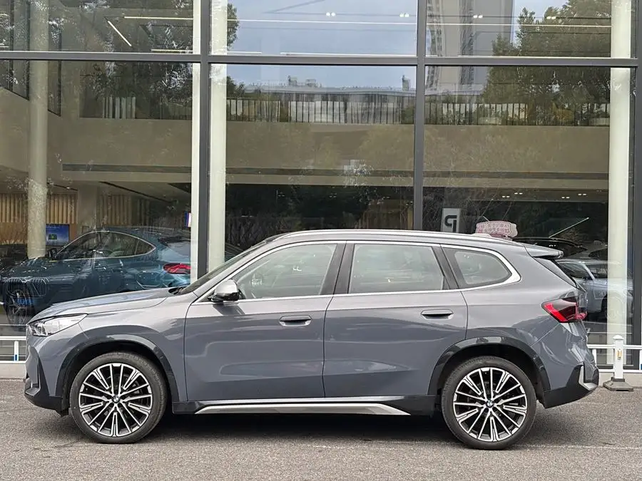 BMW X1 2023 xDrive25Li X Design Package