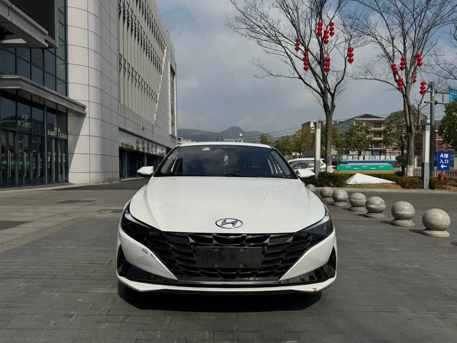 إيلانتر 2021 1.5L CVT LUX النسخة المميزة