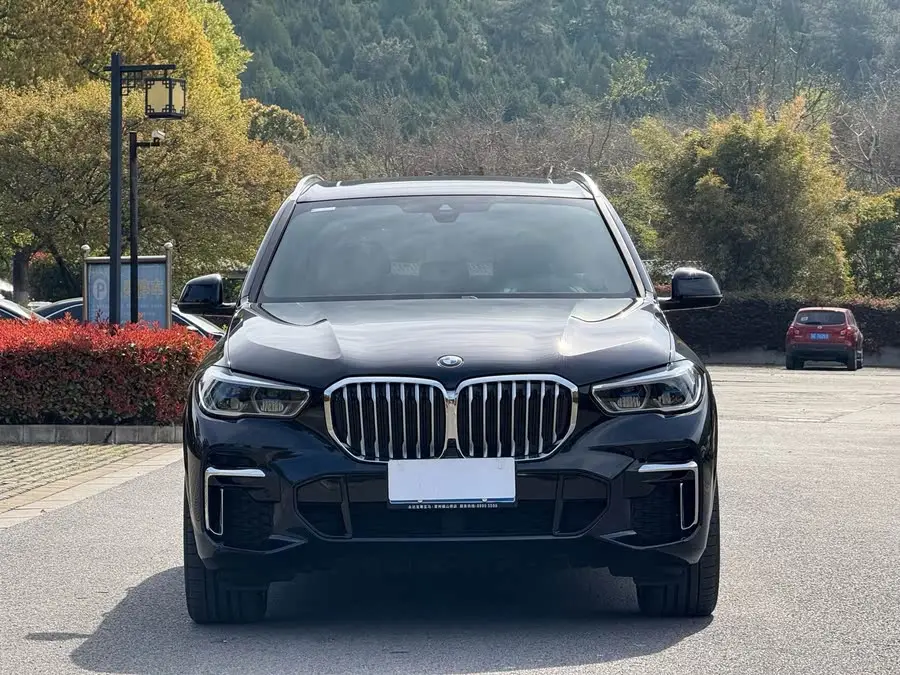 بي إم دبليو X5 2022 طراز مُعدل xDrive 40Li مجموعة M الرياضية