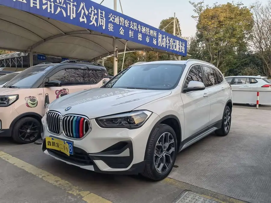 بي إم دبليو X1 2022 sDrive20Li إصدار الموضة