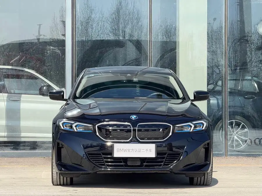 BMW i3 2023 eDrive 40 L Night Sport Package