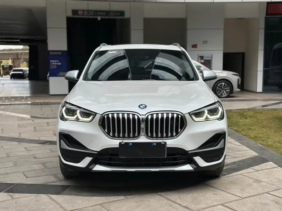 بي إم دبليو X1 2022 فئة محدثة xDrive25Li نسخة فاخرة