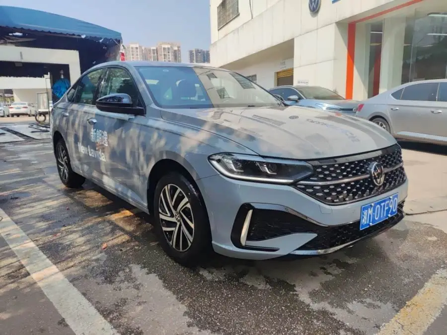 لافيدا 2024 300TSI DSG إصدار القيادة النجومية