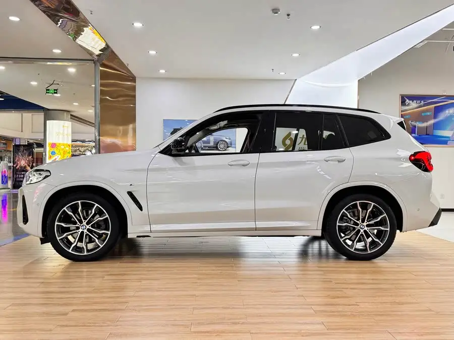 2023 BMW X3 xDrive30i Leading M Night Package