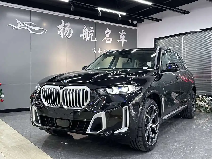 بي إم دبليو X5 2023 xDrive 30Li حزمة M الرياضية الفاخرة