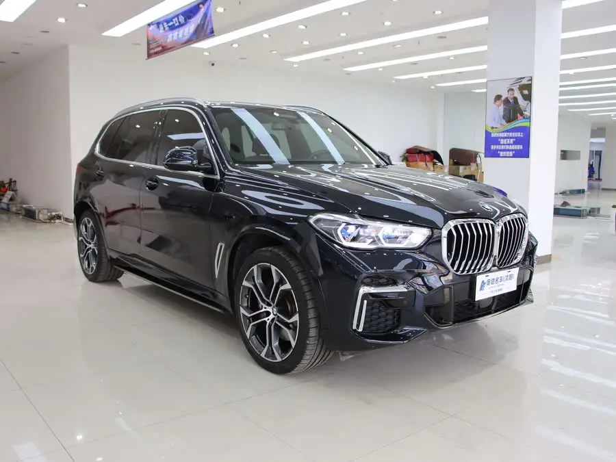 بي إم دبليو X5 2022 طراز مُحَسَّن xDrive 40Li طراز M الرياضي