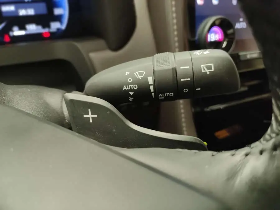 ألفارد 2024 بنظام مزدوج 2.5 لتر إصدار متميز