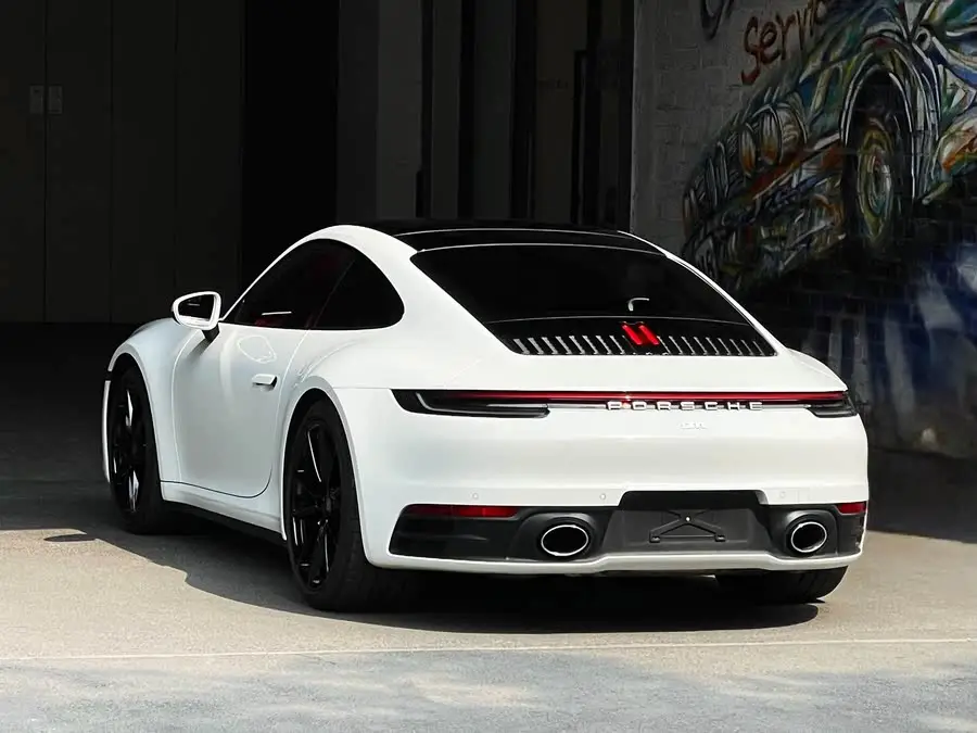 بورش 911 2023 كاريرا 3.0T