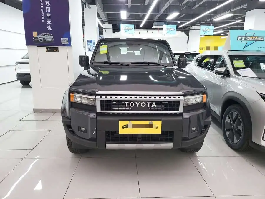 برادو 2024 2.4T النسخة الشاملة TX 5 مقاعد