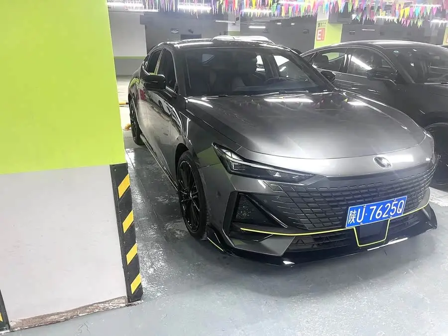 Changan UNI-V 2023 1.5T Premium