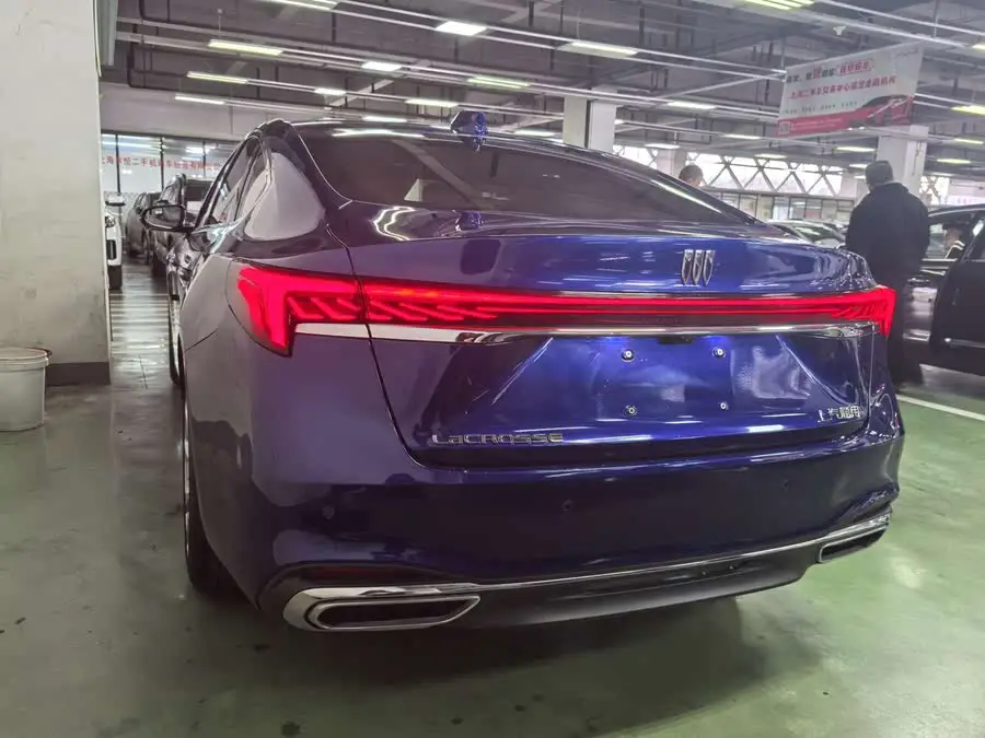 بويك لاكروس 2023 أفيير