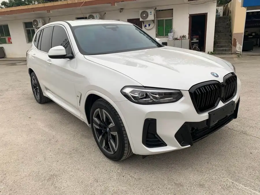 BMW iX3 2024 Leading Model