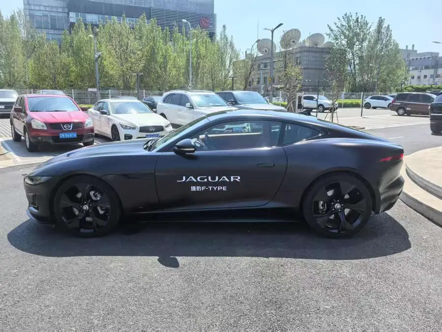 Jaguar F-TYPE 2024 P300 75th Anniversary Collector's Hardtop Edition