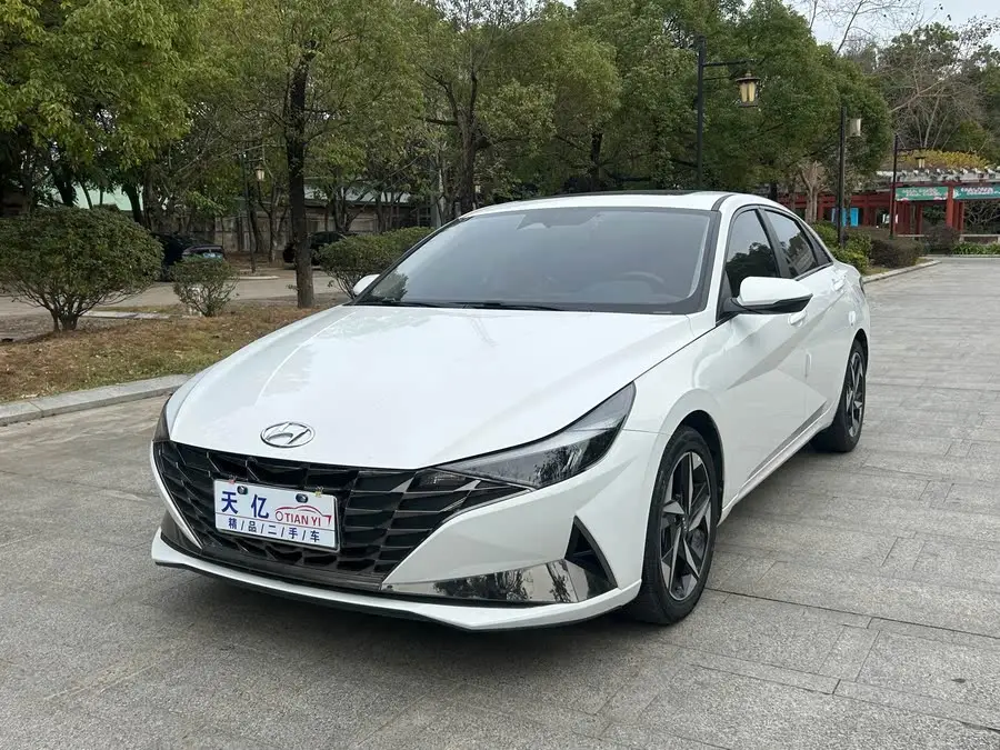 Elantra 2021 1.5L CVT LUX Premium Edition