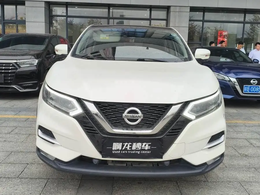 نيسان قاشقاي 2021 2.0 لتر CVT إصدار فاخر