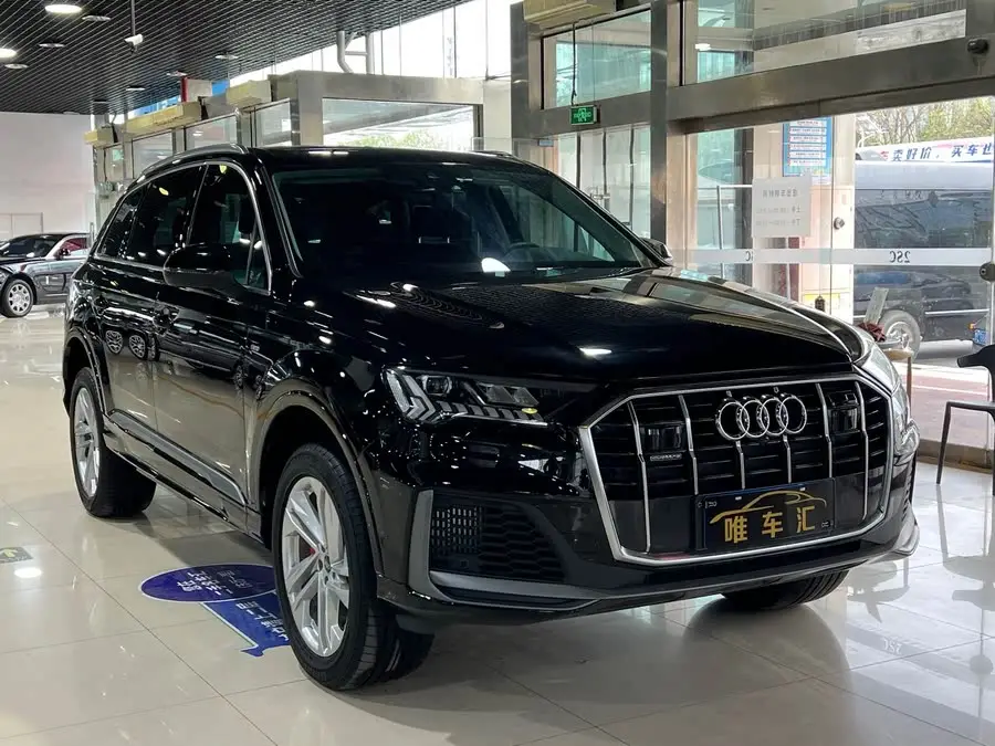 Audi Q7 2023 45 TFSI quattro S line Sport