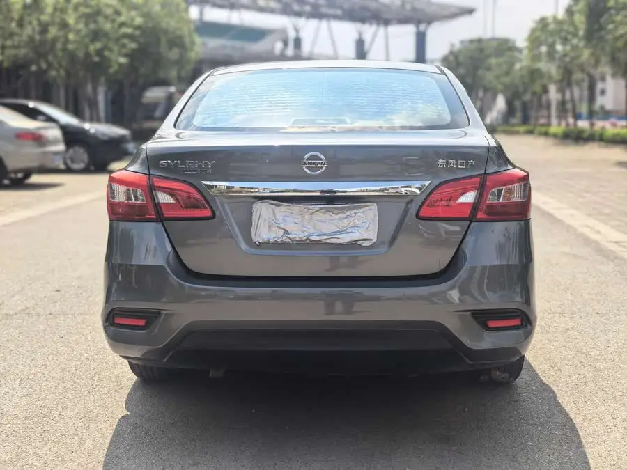 2021 نيسان سيلفي كلاسيك 1.6XL CVT الفاخرة