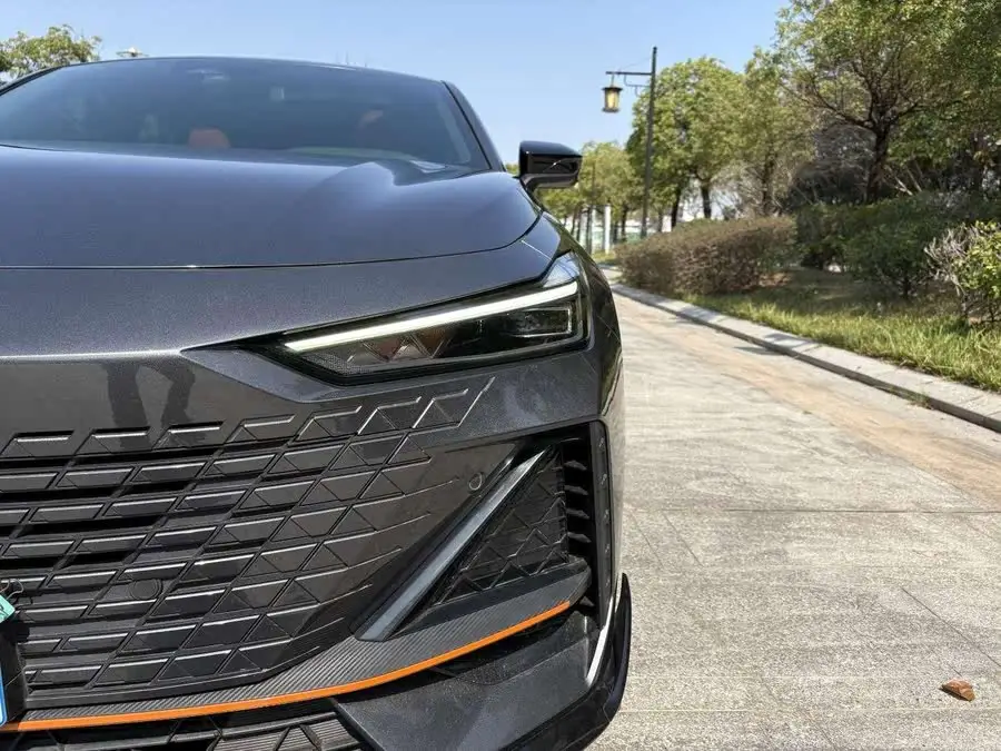 شانجان UNI-V 2023 نسخة رياضية 1.5T