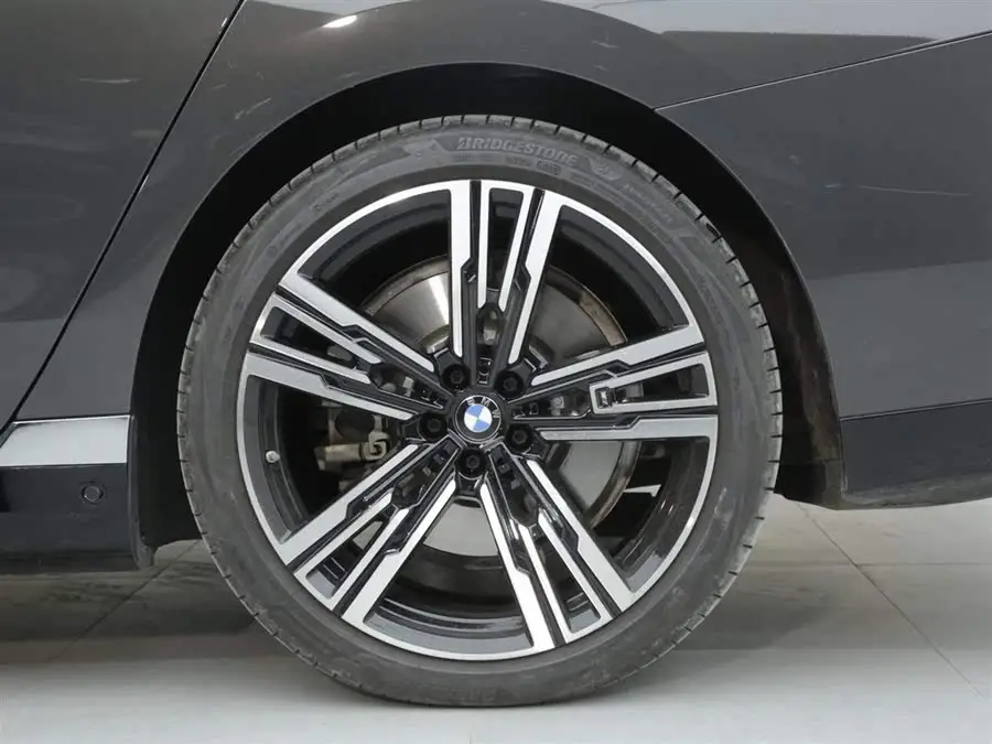 BMW i7 2023 xDrive60L M Sport Package