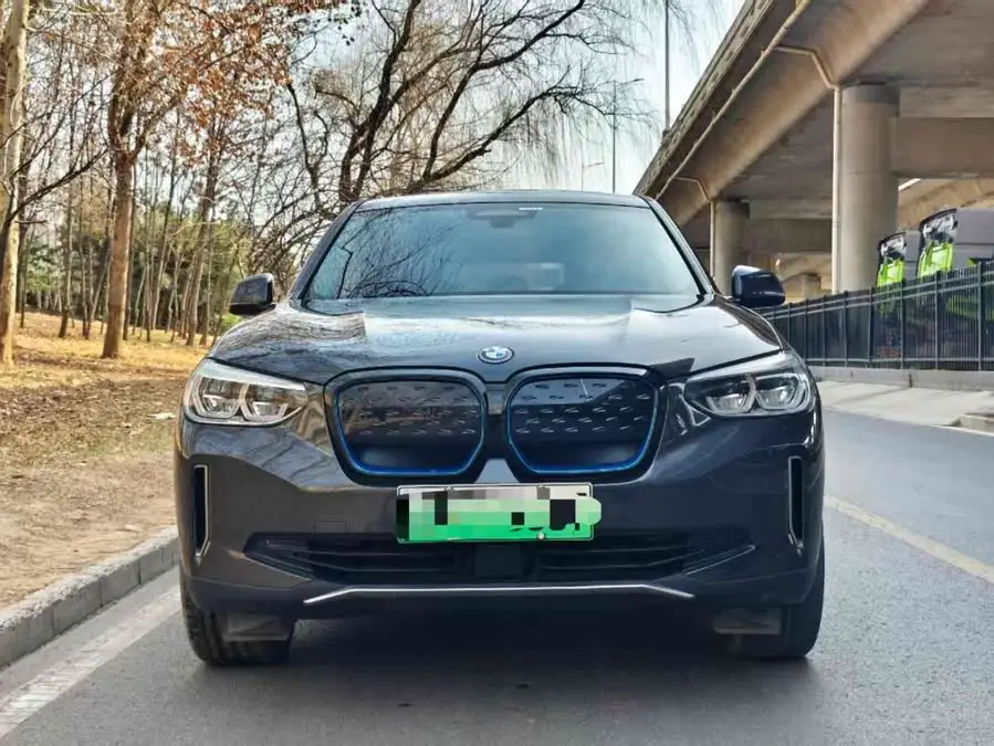 BMW iX3 2021 Leading Edition