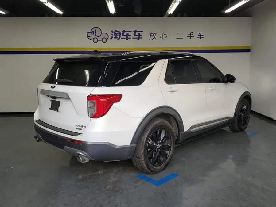 مستكشف 2020 EcoBoost 285 نسخة الدفع الرباعي الأنيقة 7 مقاعد