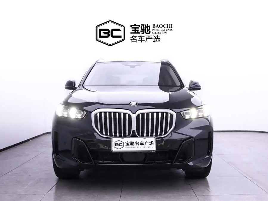 بي إم دبليو X5 2023 xDrive 30Li باقة الرياضة الليلية M