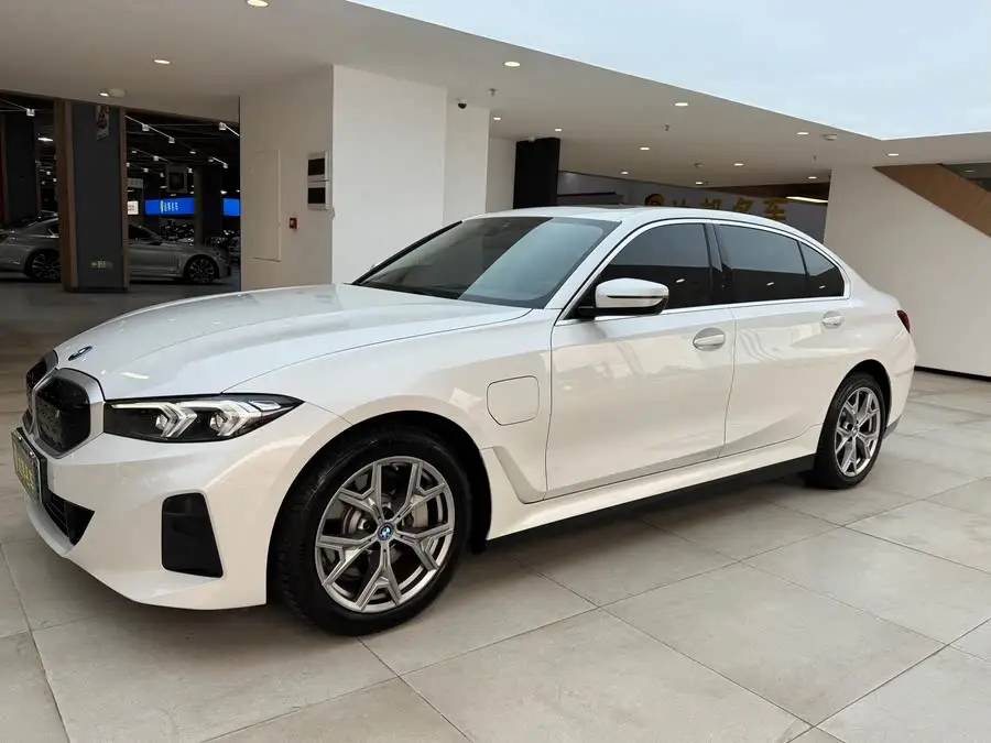 بي إم دبليو i3 2024 eDrive 35 L