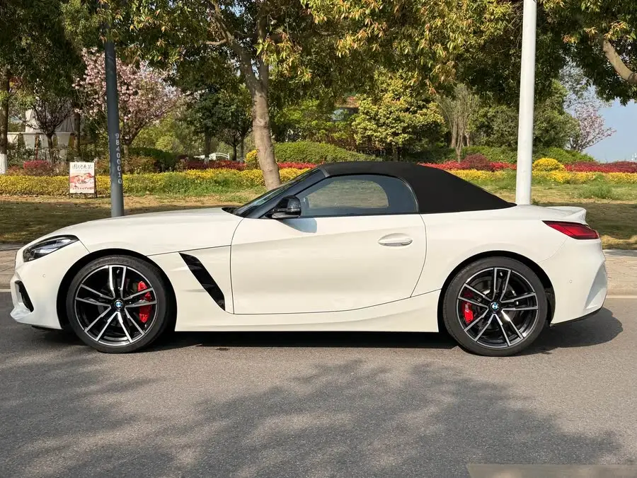 بي إم دبليو Z4 2022 sDrive 25i حزمة رياضية M