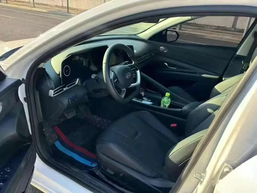 إيلانtra 2023 1.5L CVT LUX النسخة المميزة