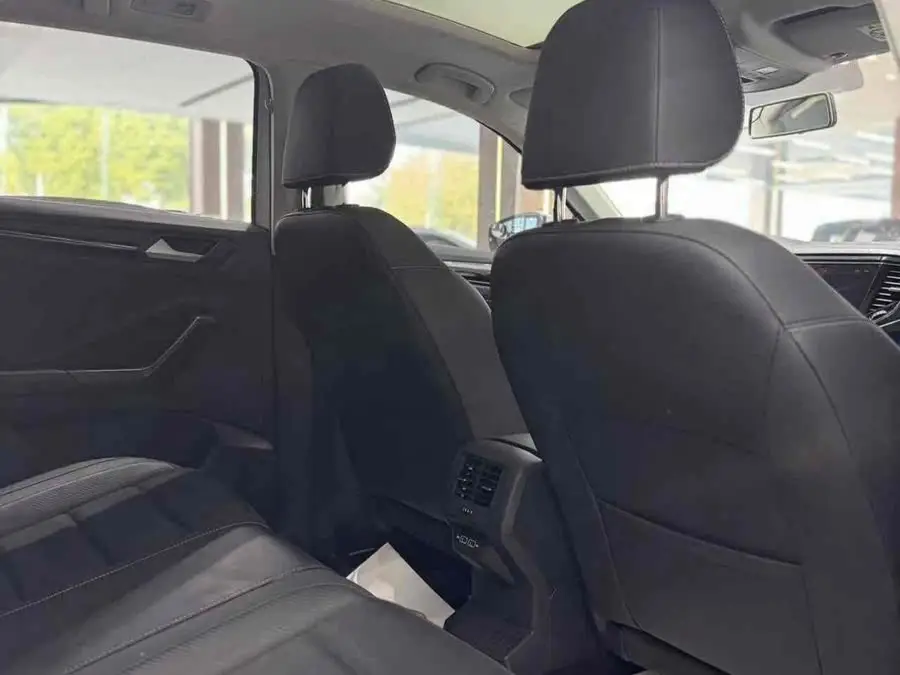 ت-روك 2021 280TSI DSG النسخة الفاخرة ذات الدفع الثنائي والاتصال الذكي