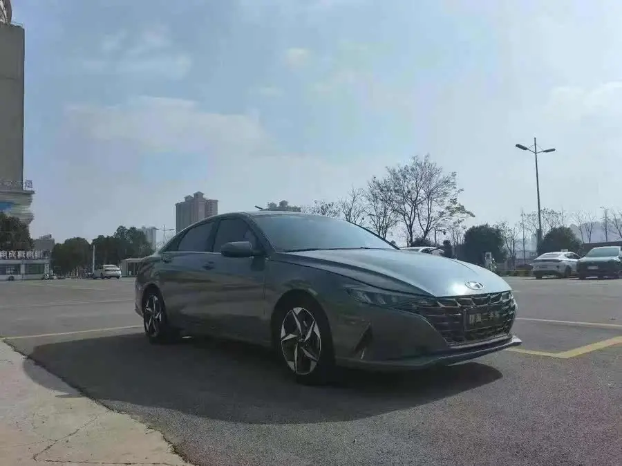 إيلانtra 2022 1.5L CVT LUX النسخة المميزة