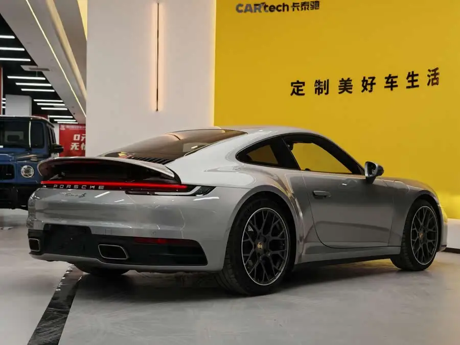 بورش 911 2023 كاريرا 3.0T