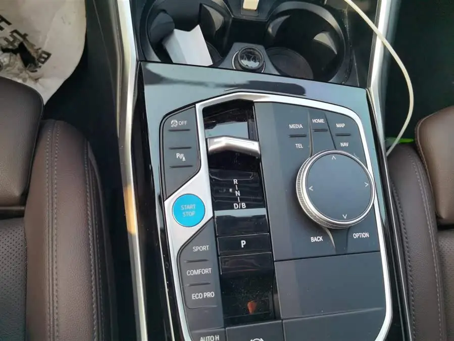 بي إم دابليو i3 2022 eDrive 35 L