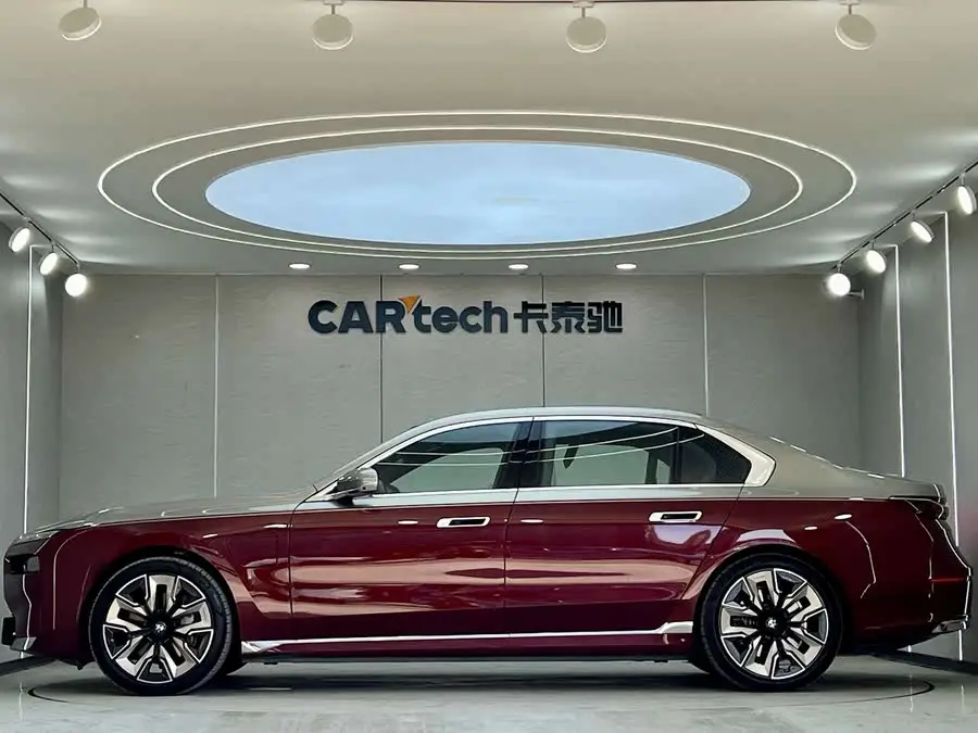 BMW i7 2023 xDrive60L Luxury Package