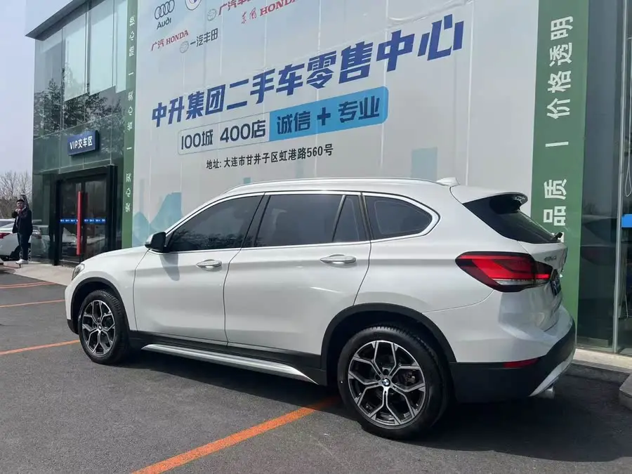 بي ام دبليو X1 2022 sDrive20Li طراز الأزياء