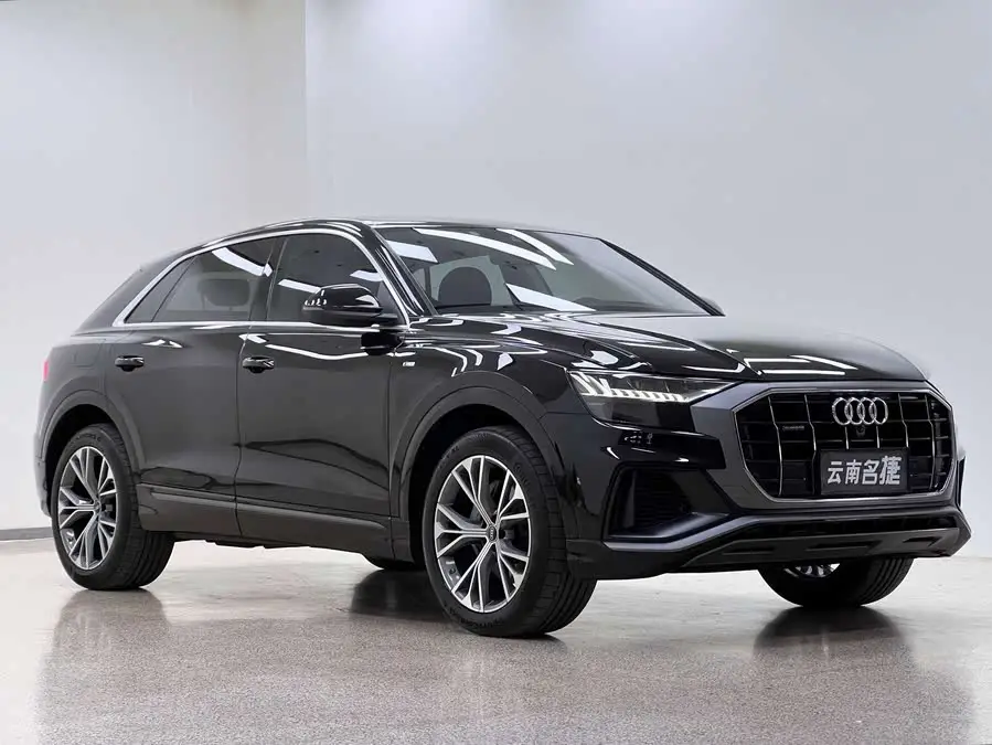 أودي Q8 2022 55 TFSI طراز فاخر رياضي