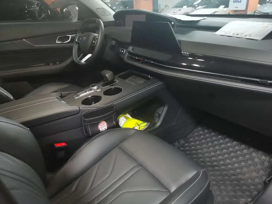 Changan UNI-K 2023 2.0T Two-Wheel Drive Enjoyment Edition