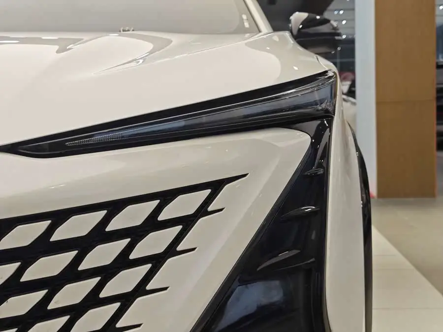 تشانغ آن UNI-T 2022 1.5T البريميوم