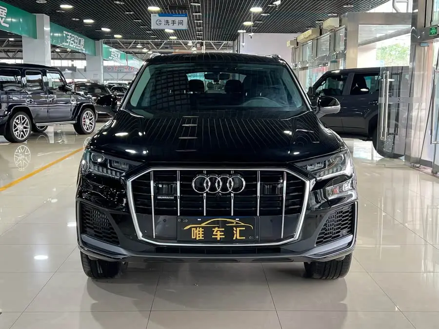 Audi Q7 2023 45 TFSI quattro S line Sport