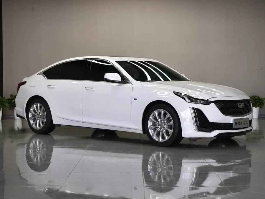 كاديلاك CT5 2021 طراز مجدد 28T فاخرة