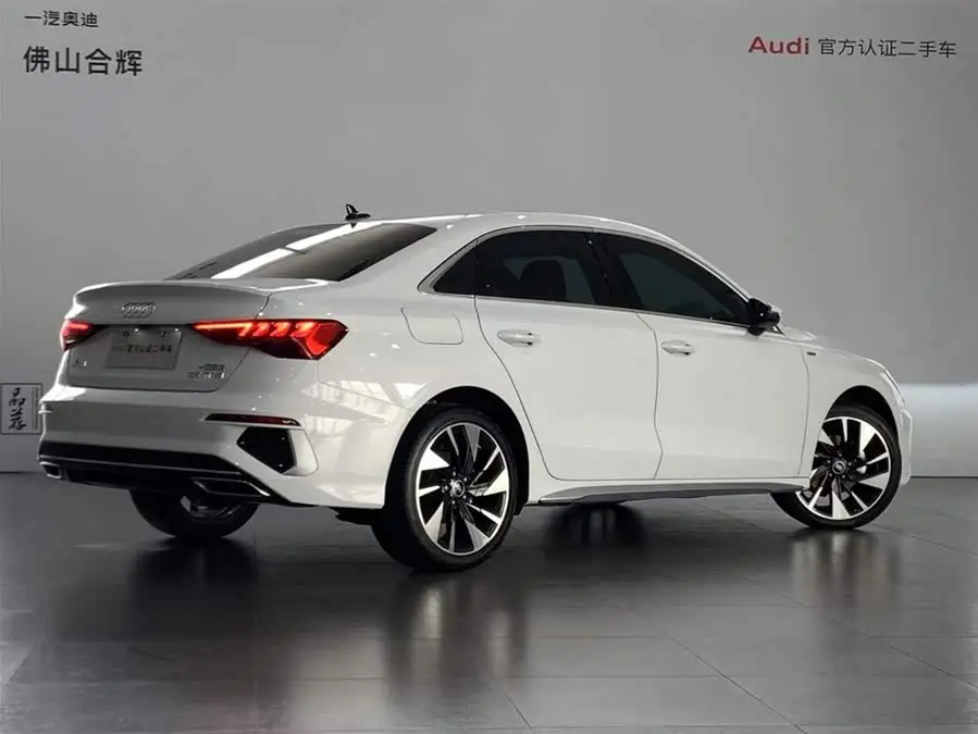 أودي A3 2023 A3L ليموزين 35 TFSI طراز رياضي أنيق