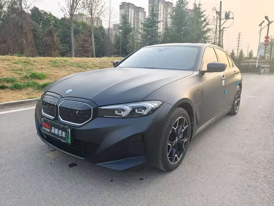 بي إم دبليو i3 2024 eDrive 40 L حزمة الليل