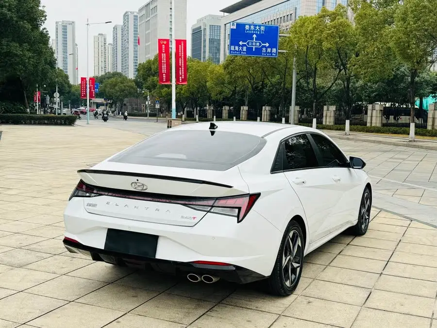 إيلانتر 2022 240TGDi DCT LUX النسخة الفاخرة