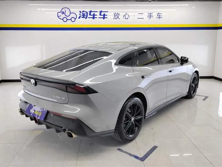 Changan UNI-V 2022 1.5T Premium