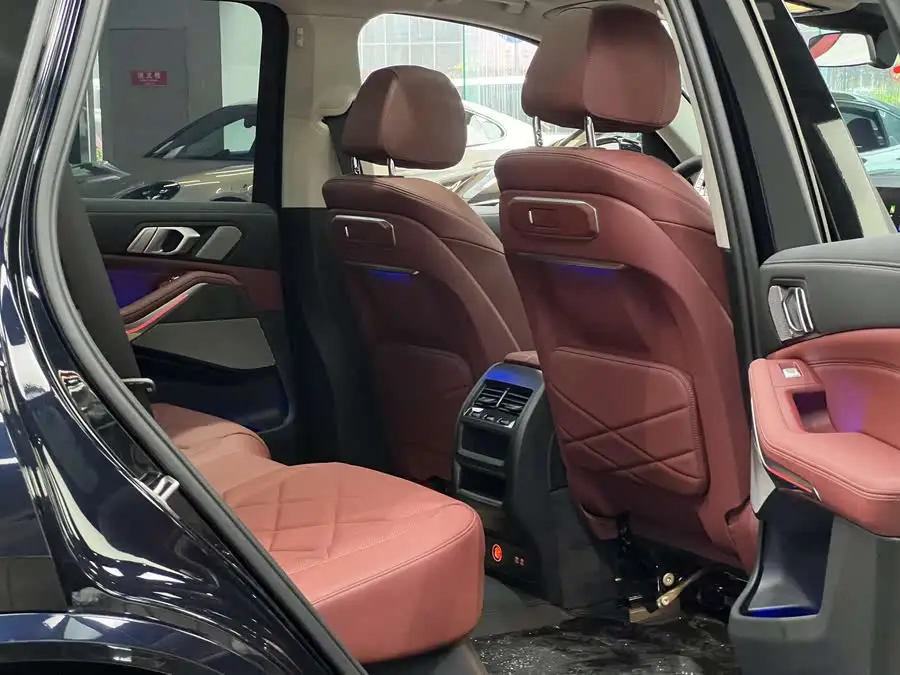 BMW X5 2023 xDrive 30Li Deluxe M Sport Night Package